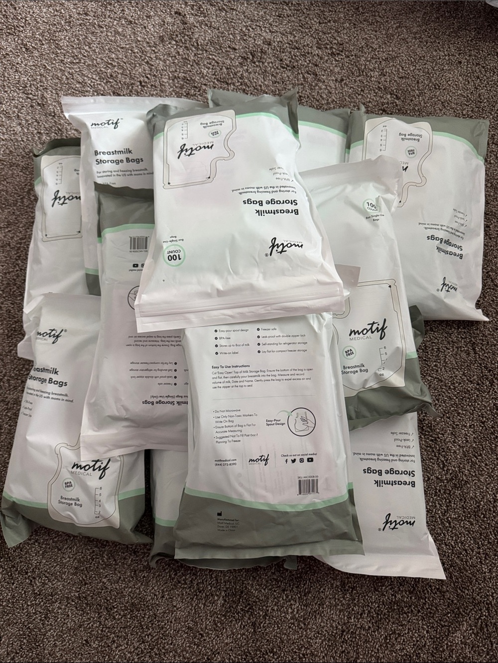Motif Breastmilk Storage Bags - White with Green Accents